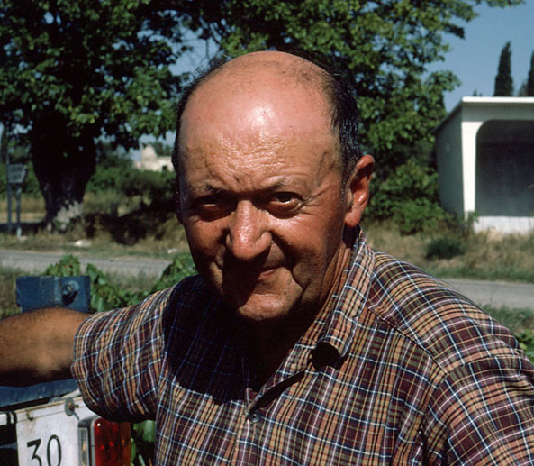 Vineyard-Worker-1983-2-16-593x517